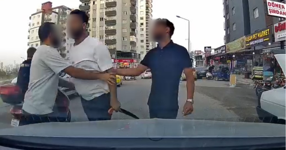Kritik Açıklama: Trafikte testere ile tehdit!