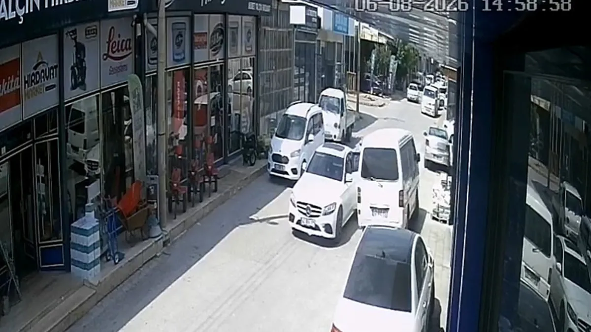 Ayrıntılar Netleşti: Konya’da maskeli hırsızlık: Minibüsün camını kırıp, para ve altınları çaldılar! (Detaylar