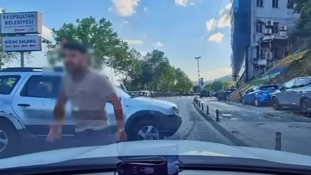 Kritik Açıklama: Trafikte tartıştığı sürücünün önünü kesip tehdit etti: Cezası ağır oldu! (Detaylar): Gelişmel