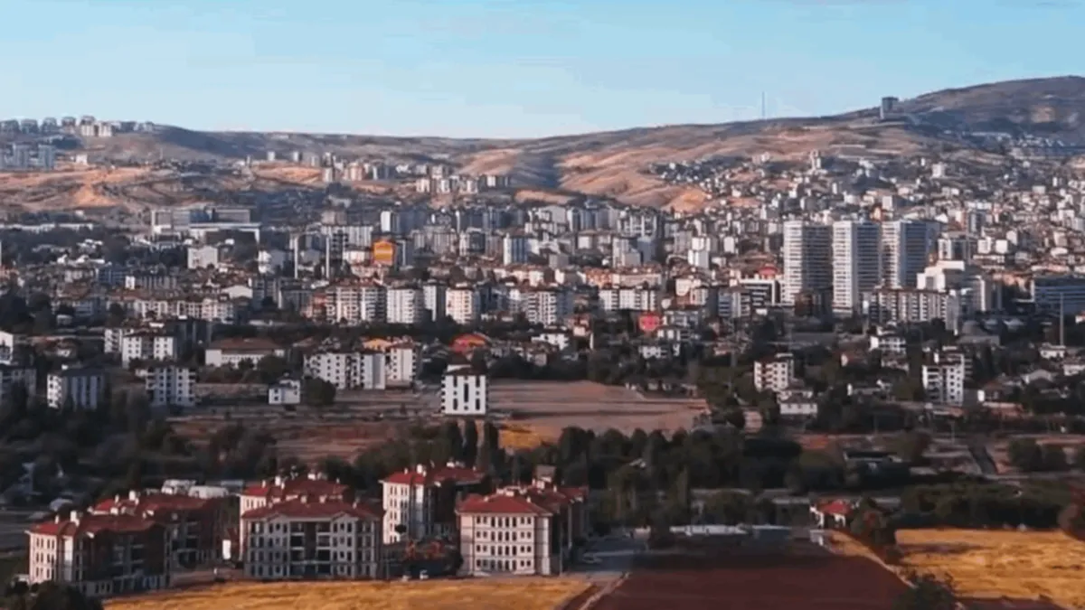Sıcak Gündem: Çevre, Şehircilik ve İklim Değişikliği Bakanlığı’ndan Elazığ’daki afet konutlarına ilişkin payla
