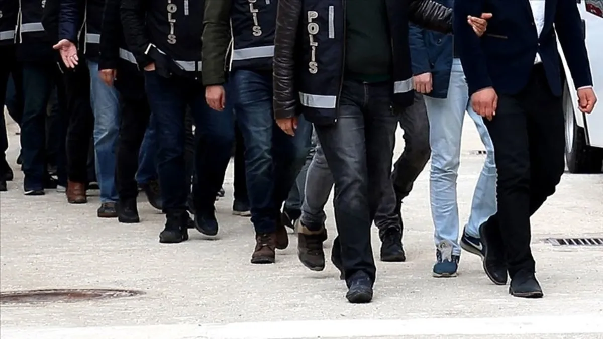 Analiz | İzmir merkezli 3 ilde suç örgütlerine operasyon! Yakalanan 28 şüpheli hakkında tutuklama kararı veril