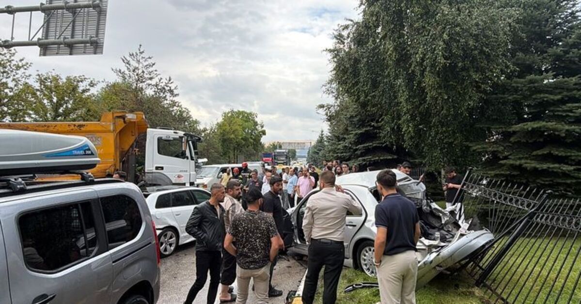 Sıcak Gündem: Erzurum'da 10 araç birbirine girdi | İşte Tüm Ayrıntılar