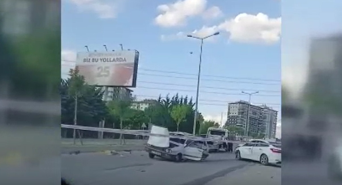 Gündemden Son Bilgiler: Analiz | Ankara’da iki otomobil çarpıştı: 1 ölü, 2 yaralı (Detaylar) ve Merak Edilenle