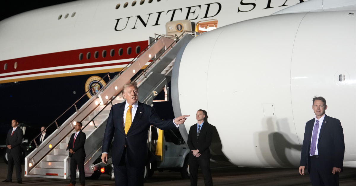 Ayrıntılar Netleşti: Trump Ankara dönüşü gizlice uçak değiştirdiğini doğruladı (Detaylar)
