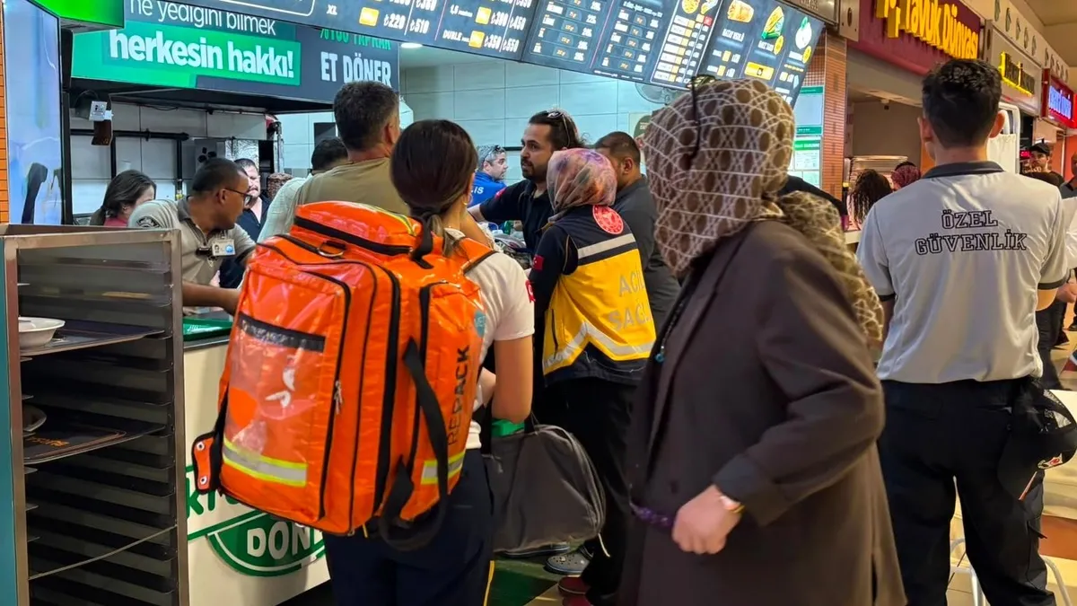 Son Gelişme: AVM’de dehşet! Ağabey-kardeş restoran sorumlusunu bıçakladı: İşte Ayrıntılar | İşte Tüm Ayrıntıla