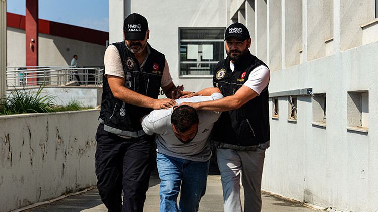 Kritik Açıklama: Adana'da 283 bin uyuşturucu hapla yakalanan şüpheli: Bana ait değil, kimsenin günahını alamam