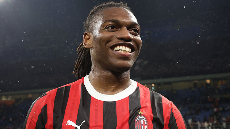 Son Gelişme: Milan'dan karar! Leao'nun bonservisi Gerileme Kaydetti: Gelişmeler Takip Ediliyor