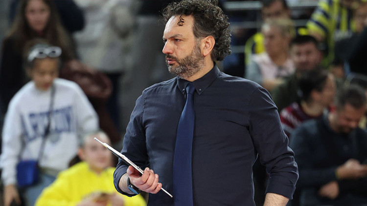 Gündemden Son Bilgiler: Son Gelişme: Stefano Lavarini Fenerbahçe'ye geri döndü! ve Son Gelişmeler | İşte Tüm A