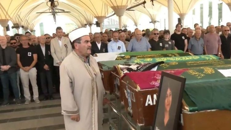 Kritik Açıklama: Gazeteci Kırçuval’a veda… Meslektaşları yalnız bırakmadı ve Merak Edilenler