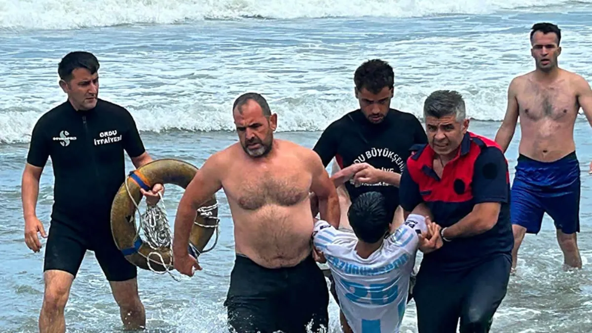 Ordu’da denize giren 2 kardeş boğulma tehlikesi geçirdi!: İşte Ayrıntılar