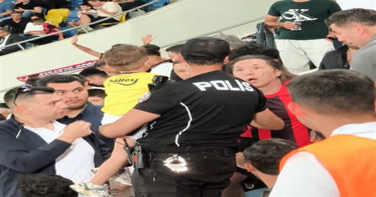 Gündemden Son Bilgiler: Son Gelişme: Fenerbahçe maçındaki olayda 1 gözaltı: İşte Ayrıntılar