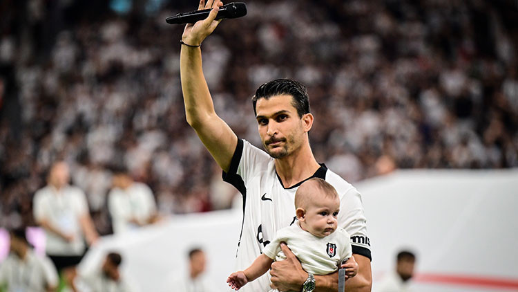 Gündemden Son Bilgiler: Son Gelişme: Necip Uysal'dan Beşiktaş taraftarına duygusal veda! ve Son Gelişmeler | İ