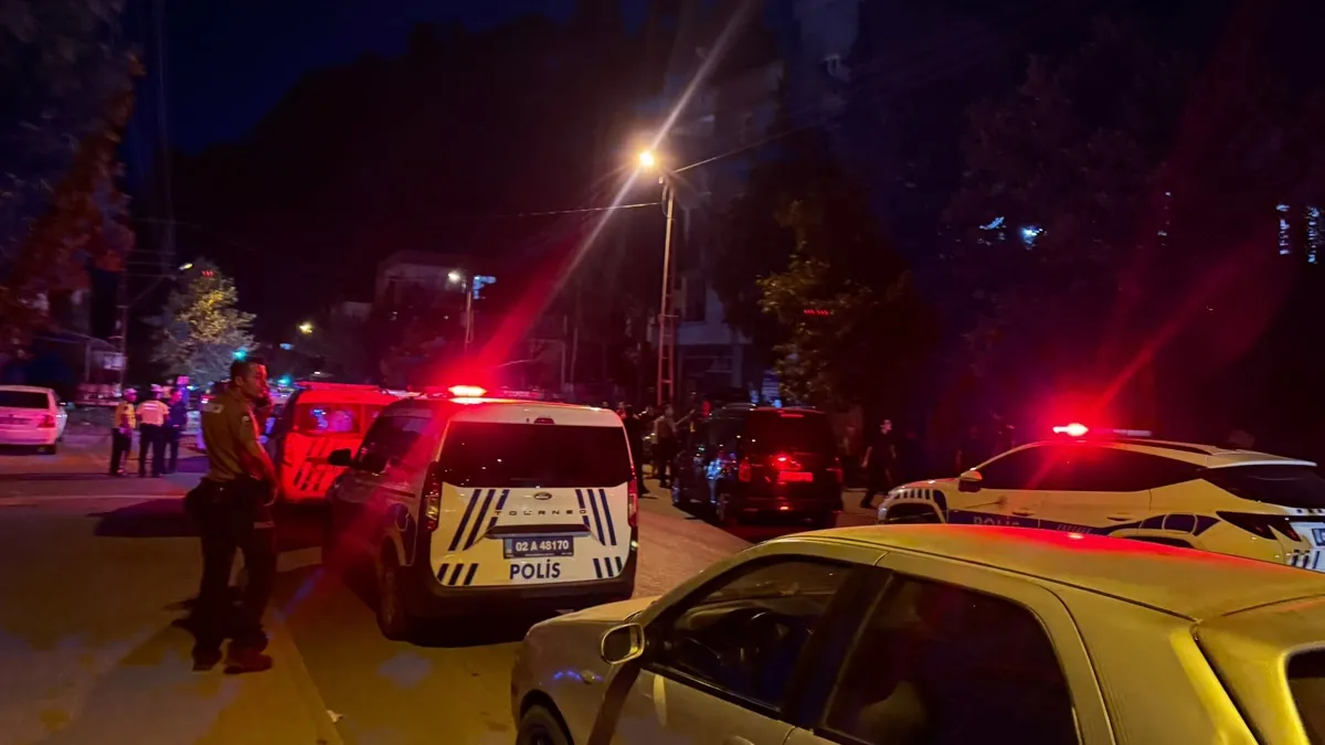 Gündemden Son Bilgiler: Son Gelişme: Adıyaman’da bıçaklı kavga! 5 yaralı: Gelişmeler Takip Ediliyor