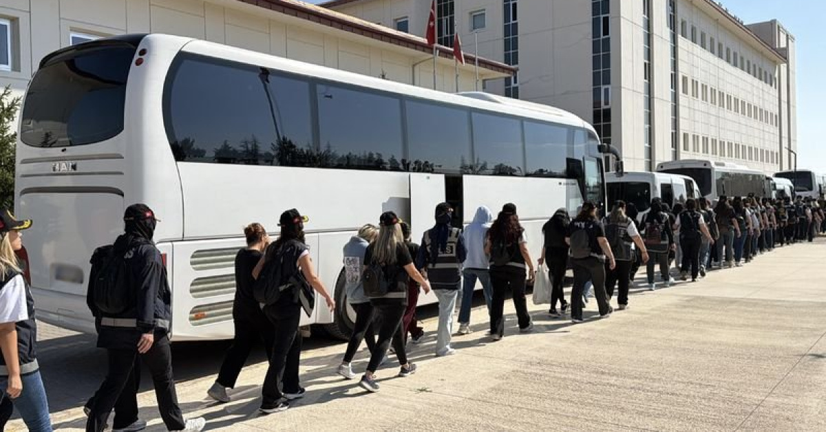 Son Gelişme: Son Gelişme: Modem dolandırıcılığı operasyonunda 53 tutuklama: İşte Ayrıntılar