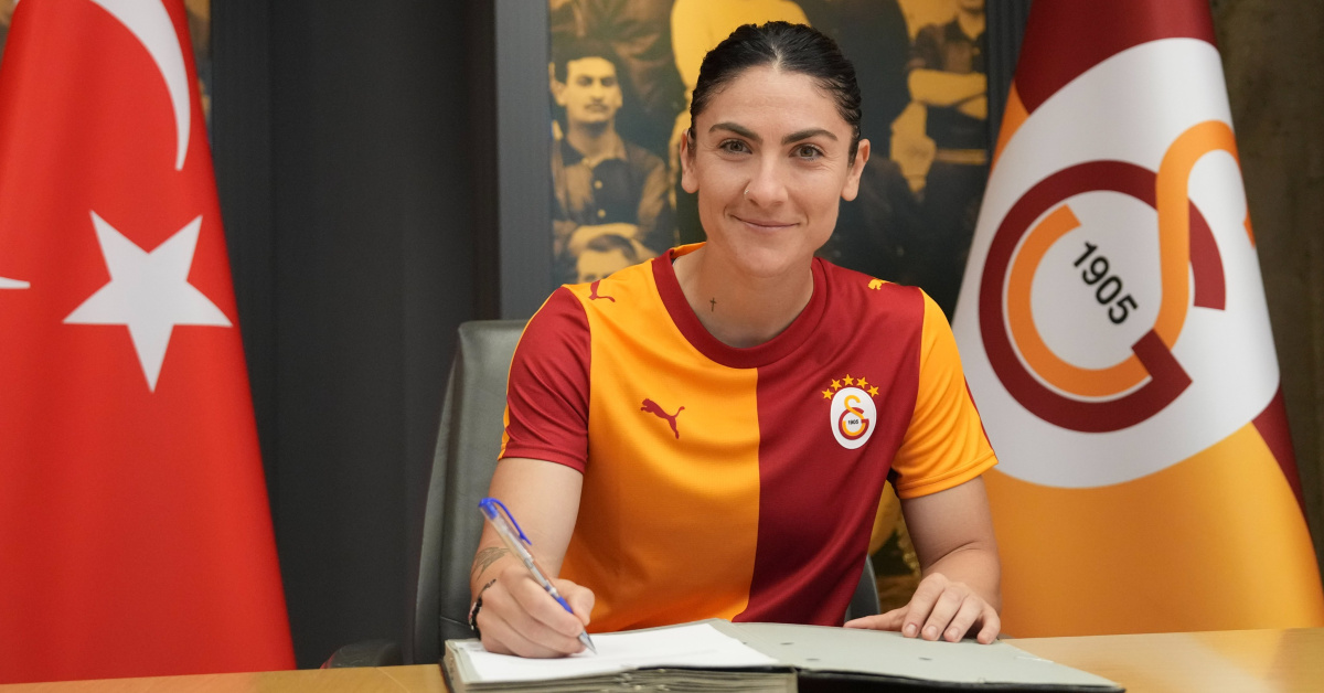 Kritik Açıklama: G.Saray'a Yunan orta saha