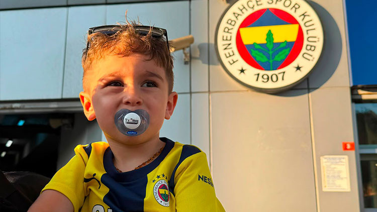 Gündemden Son Bilgiler: Analiz | Forması çıkartılmaya çalışılan minik Fenerbahçeli taraftar, Kadıköy’de! (Deta