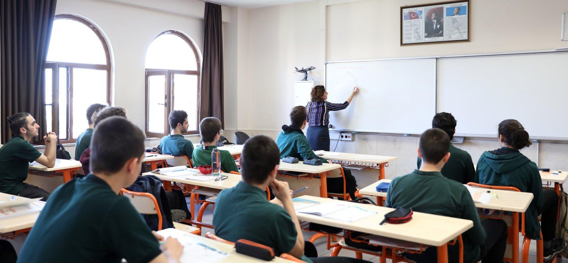 Gündemden Son Bilgiler: 2026-2027 eğitim yılına ilişkin genelge yayımlandı.. Okullar ‘milli birlik ve beraberl