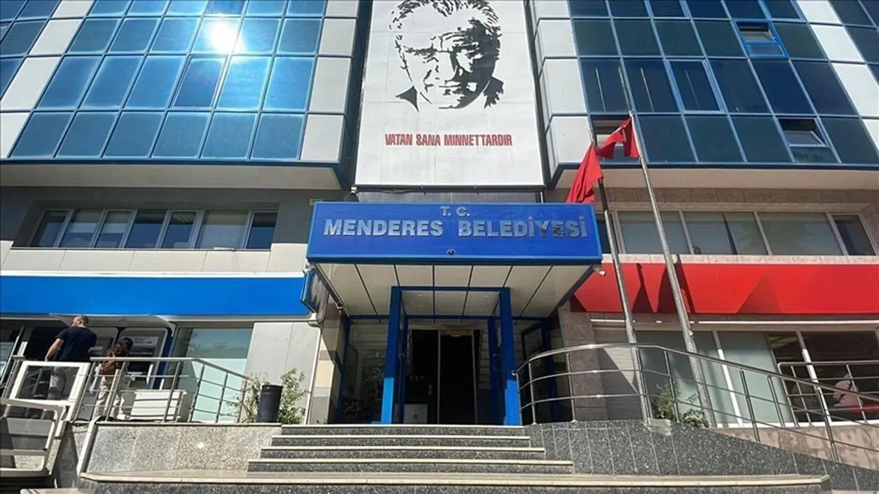 Son Gelişme: Koltuk gitti artçılar sürüyor... Menderes CHP ve Yeni Parti’de deprem! 2 meclis üyesi partilerind