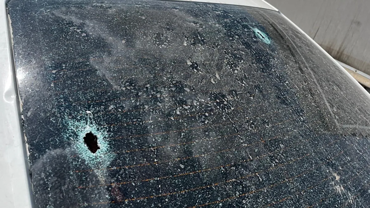 Ayrıntılar Netleşti: Şanlıurfa’da dehşet anları: Eve dönen ailenin araçlarına ateş açıldı!: Gelişmeler Takip E