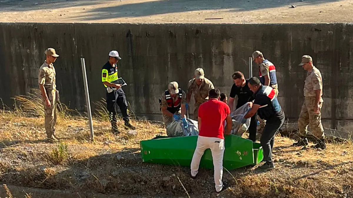 Kritik Açıklama: Gaziantep’te feci kaza: 2 kişi öldü! ve Merak Edilenler