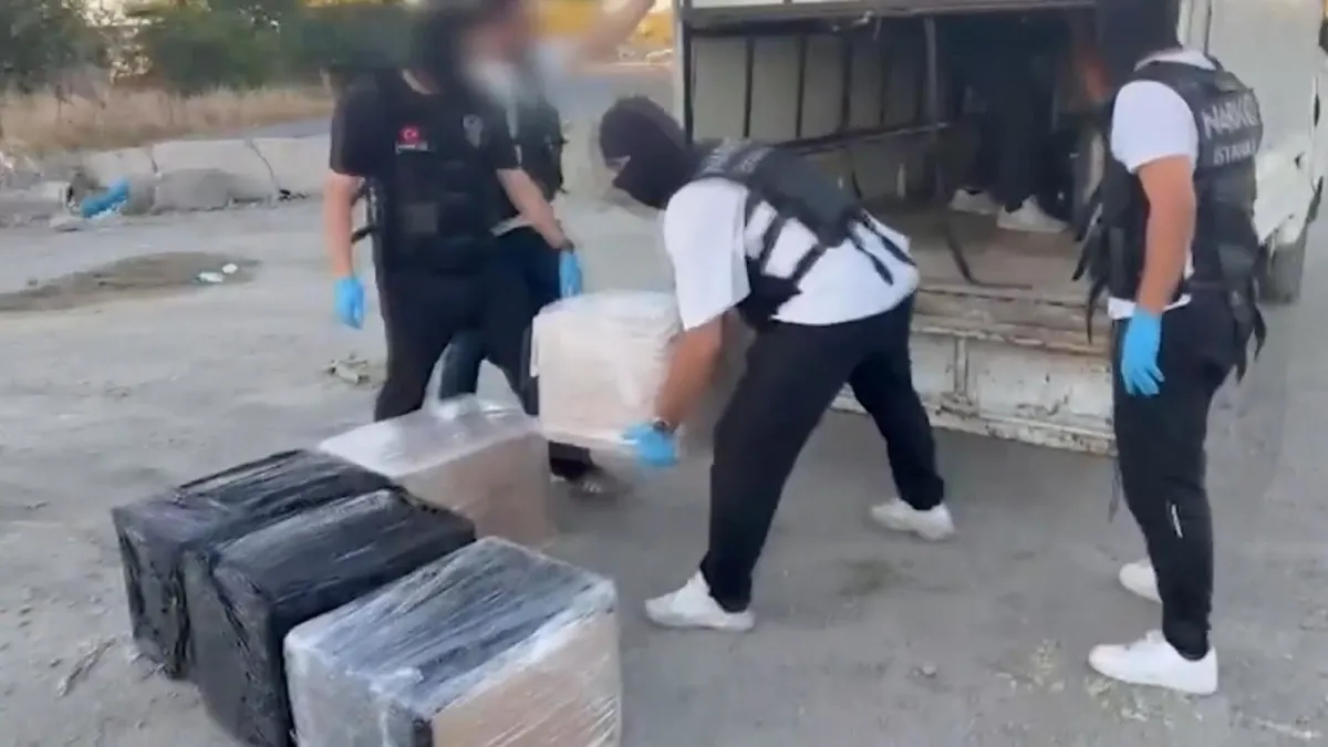Ayrıntılar Netleşti: Zeyinburnu'nda narko operasyon: 83 kilo uyuşturucu madde yakalandı! ve Merak Edilenler