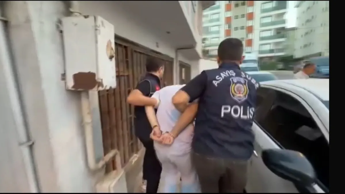 Kritik Açıklama: İstanbul'da turistleri hedef alan yankesicilik çetesine operasyon: Yöntemleri pes dedirtti! 5