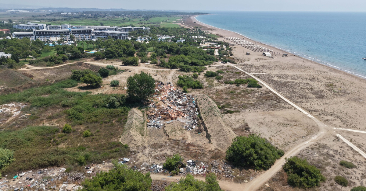 Ayrıntılar Netleşti: Kumulları kazıp çöplük yaptılar: 5 yıldızlı otelin 'Kaplumbağa Dostu' sertifikası iptal e