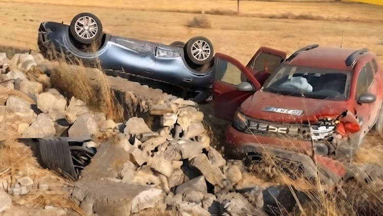 Gündemden Son Bilgiler: Afyonkarahisar'da iki otomobil çarpıştı: 2 ölü, 4 yaralı: Gelişmeler Takip Ediliyor
