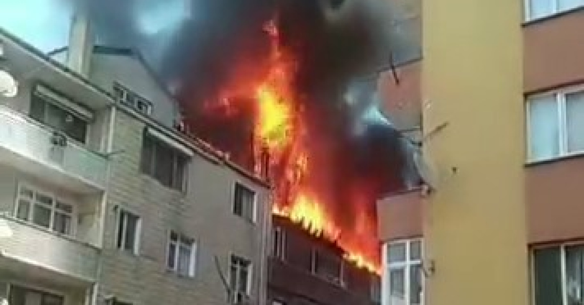 Ayrıntılar Netleşti: Gaziosmanpaşa’da çatı yangınında can kaybı: Gelişmeler Takip Ediliyor