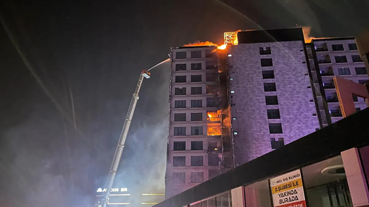 Son Gelişme: Diyarbakır’da plaza yangını! ve Merak Edilenler