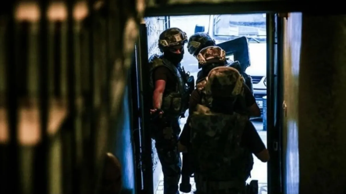 İzmir’de DEAŞ operasyonu: 26 şüpheli yakalanarak gözaltına sevk edildi: Gelişmeler Takip Ediliyor