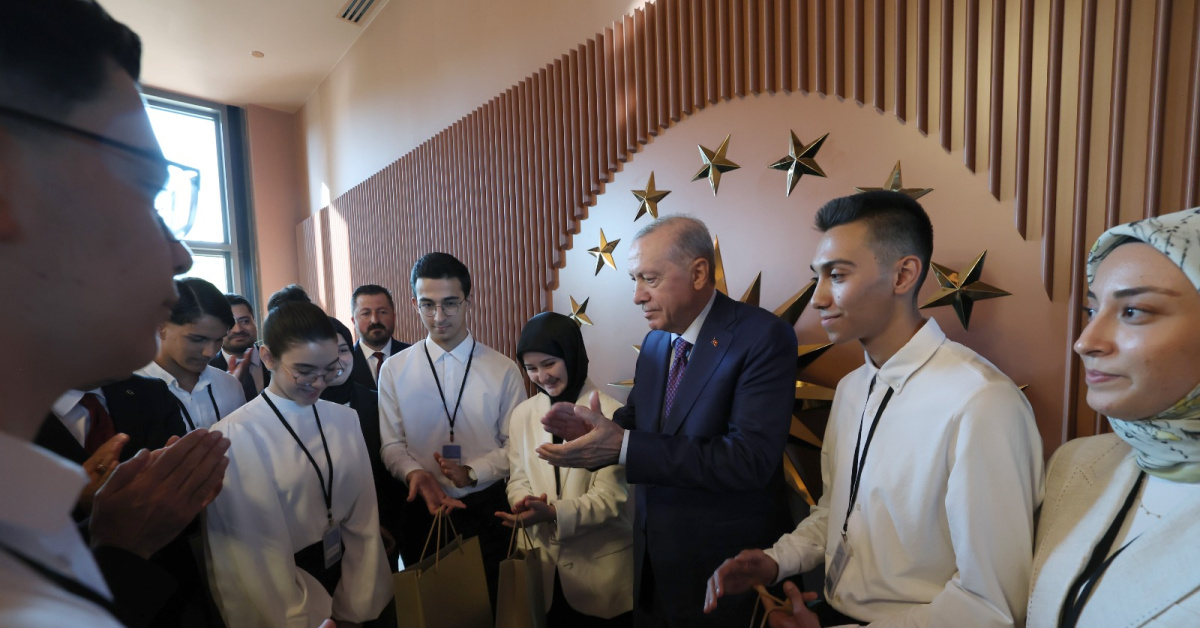Kritik Açıklama: 'Maziden Ati'ye bir hatıra