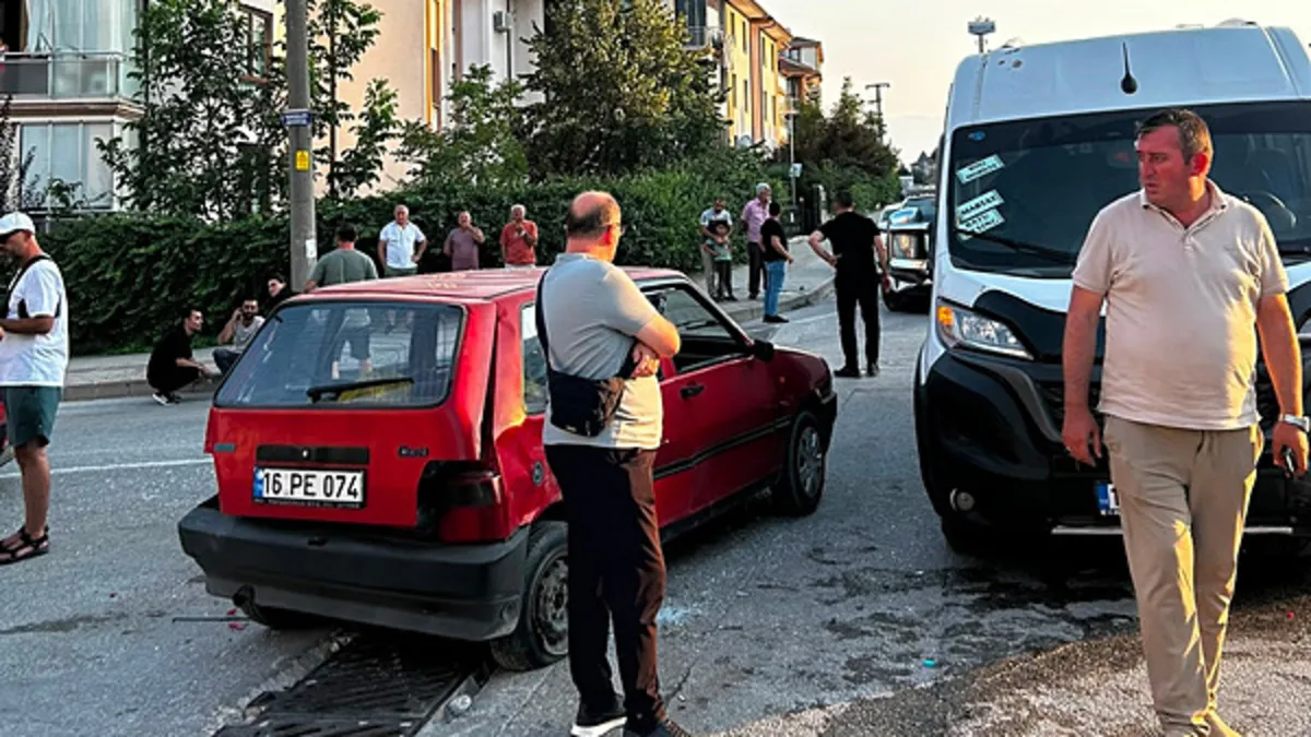 Gündemden Son Bilgiler: Bursa'da zincirleme kaza: 1’i ağır 4 kişi yaralı: Gelişmeler Takip Ediliyor