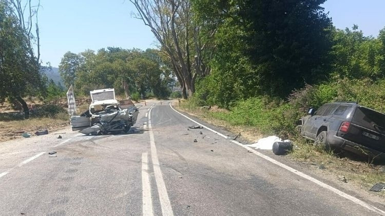 Gündemden Son Bilgiler: Manisa'da feci kaza: 2 kardeş öldü, 2 yaralı