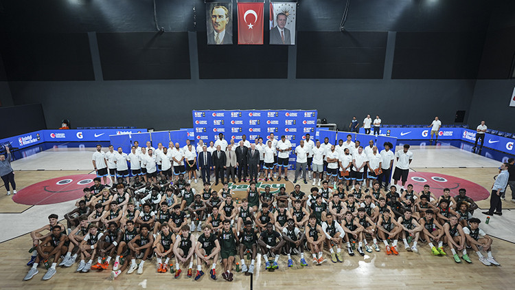 Kritik Açıklama: Basketball Without Borders (BWB) Next Up erkekler kampı, İstanbul'da başlad - Son Dakika Bilg