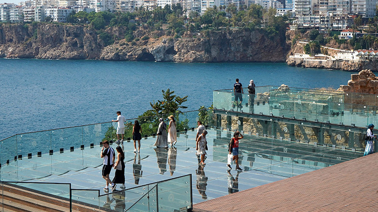 Kritik Açıklama: Antalya'da 2 bin yıllık Hıdırlık Kulesi kapılarını açtı: Turistlerin yeni gözdesi oldu | İşte