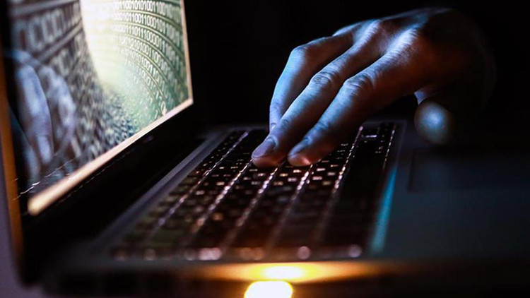 İstanbul'da 'Siyah Şapkalı Hacker' davası: 19,8 milyon kişinin verilerini çalan gruba 50 yıla kadar hapis iste