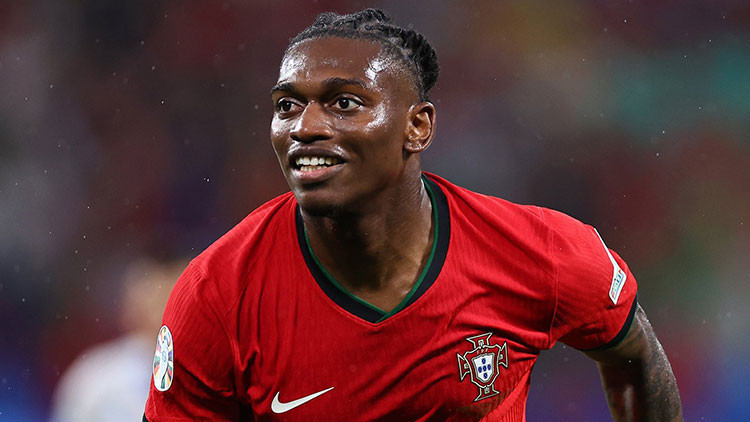Gündemden Son Bilgiler: Galatasaray, Leao transferini KAP'a bildirdi! | İşte Tüm Ayrıntılar
