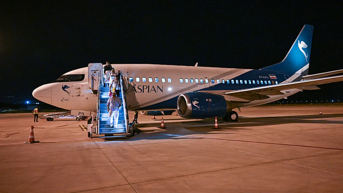 Kritik Açıklama: İran'dan Van'a direkt uçuşlar resmen start aldı: İlk turist kafilesi karşılandı