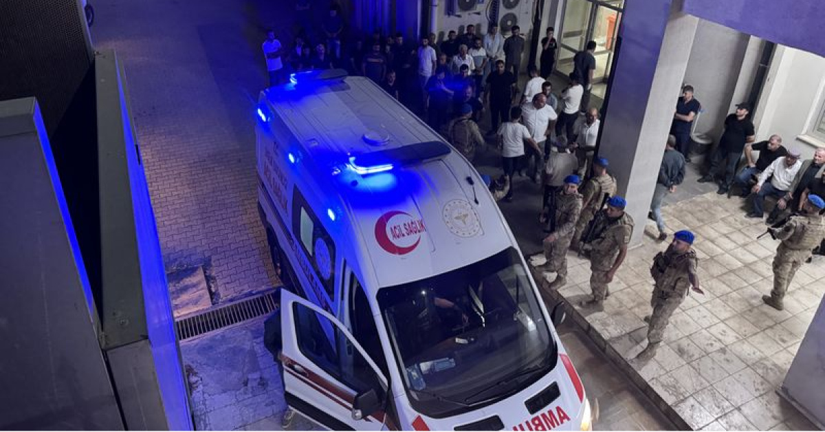 Son Gelişme: Otomobilin çarptığı 2 genç öldü