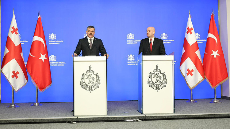 Kritik Açıklama: Bakan Çiftçi Gürcistan'da tüm detaylarıyla paylaştı: 866 suçlu iade edildi, sadece bu yılki s