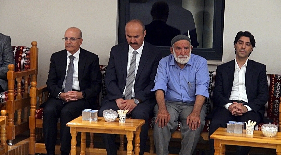 Ayrıntılar Netleşti: Bakan Şimşek, yeğeninin taziyesine katıldı - Son Dakika Bilgileri