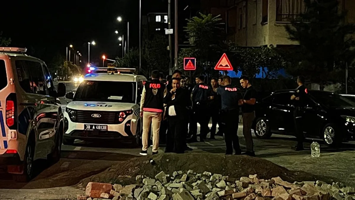 Kritik Açıklama: Akrabalar arasında bıçaklı kavga: 1 yaralı