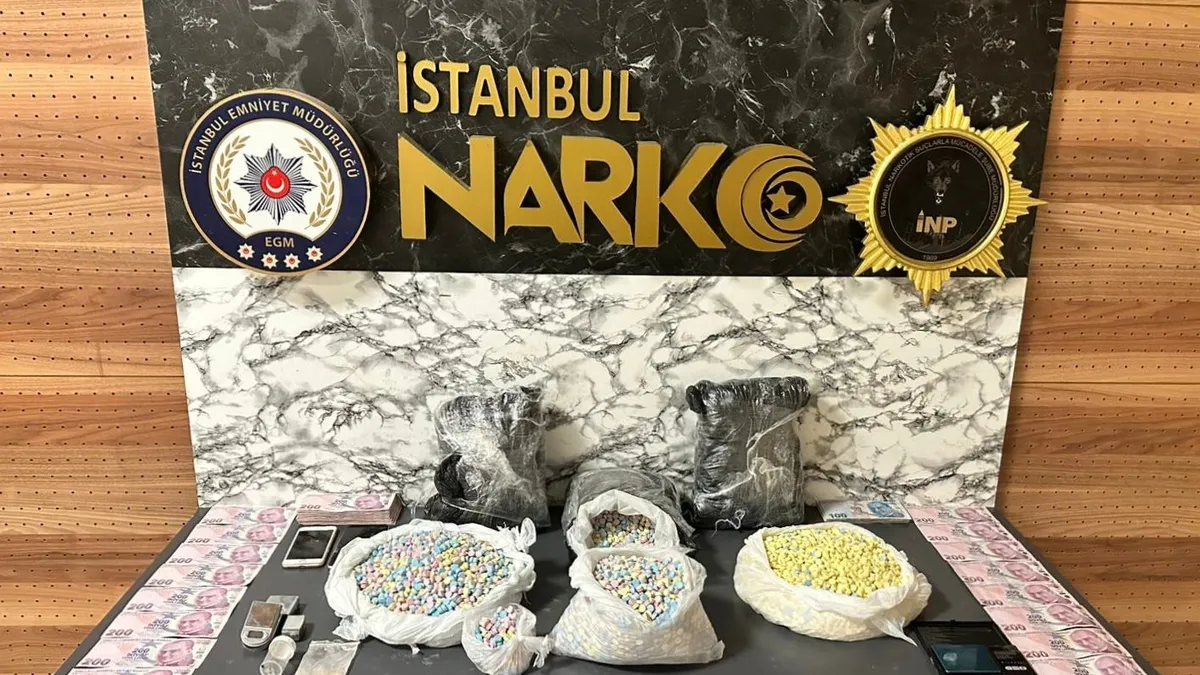 Son Gelişme: 72 bin uyuşturucu hapla yakaladılar: Gelişmeler Takip Ediliyor