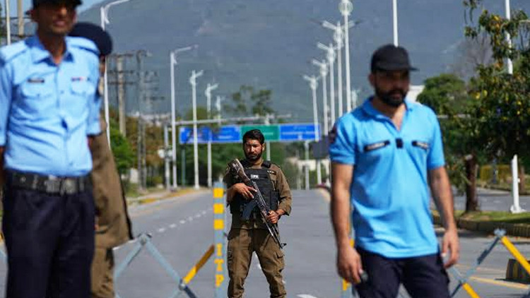 Ayrıntılar Netleşti: İran'da kontrolden çıkan araç kalabalığın arasına daldı: 4 kişi yaşamını yitirdi | İşte T