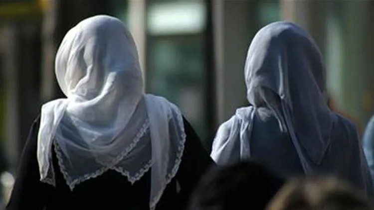 İsviçre'de 'başörtüsü' adımı: Önerge kabul edildi - Son Dakika Bilgileri