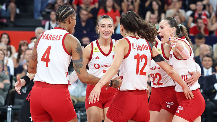 Son Gelişme: Filenin Sultanları, final için Sırbistan ile karşılaşacak!