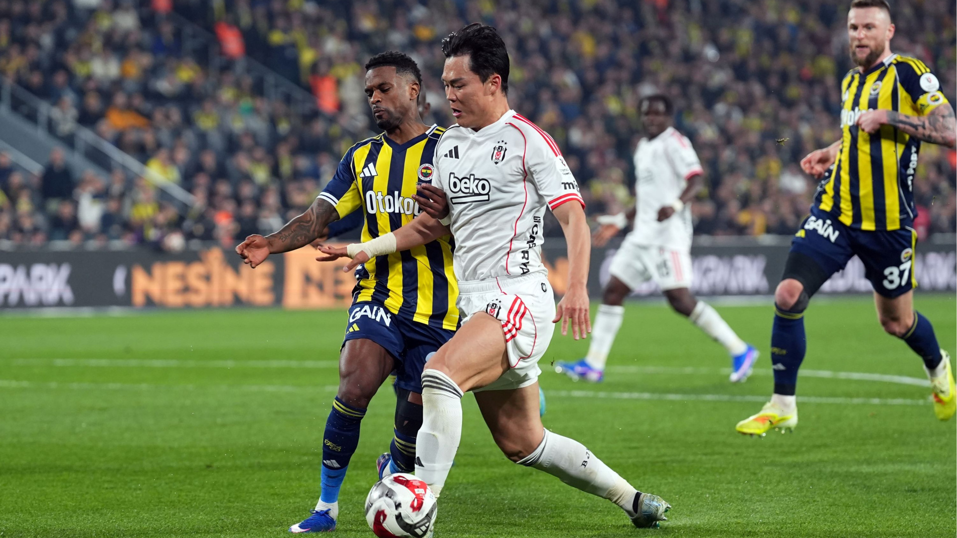 Son Gelişme: Dev rekabetten ilginç notlar - Son Dakika Bilgileri