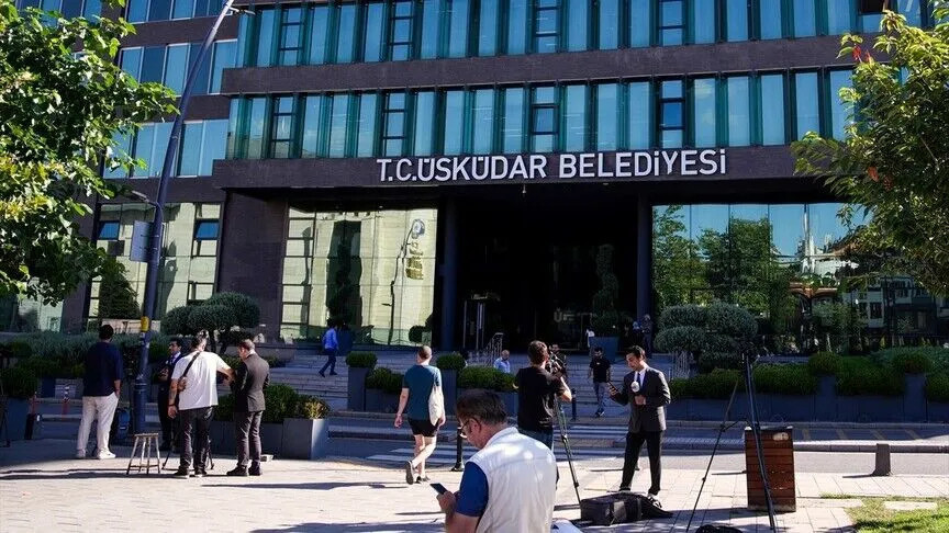 Sıcak Gündem: Üsküdar Belediyesi Başkan Yardımcısı Özdemir adli kontrolle serbest bırakıldı ve Merak Edilenler