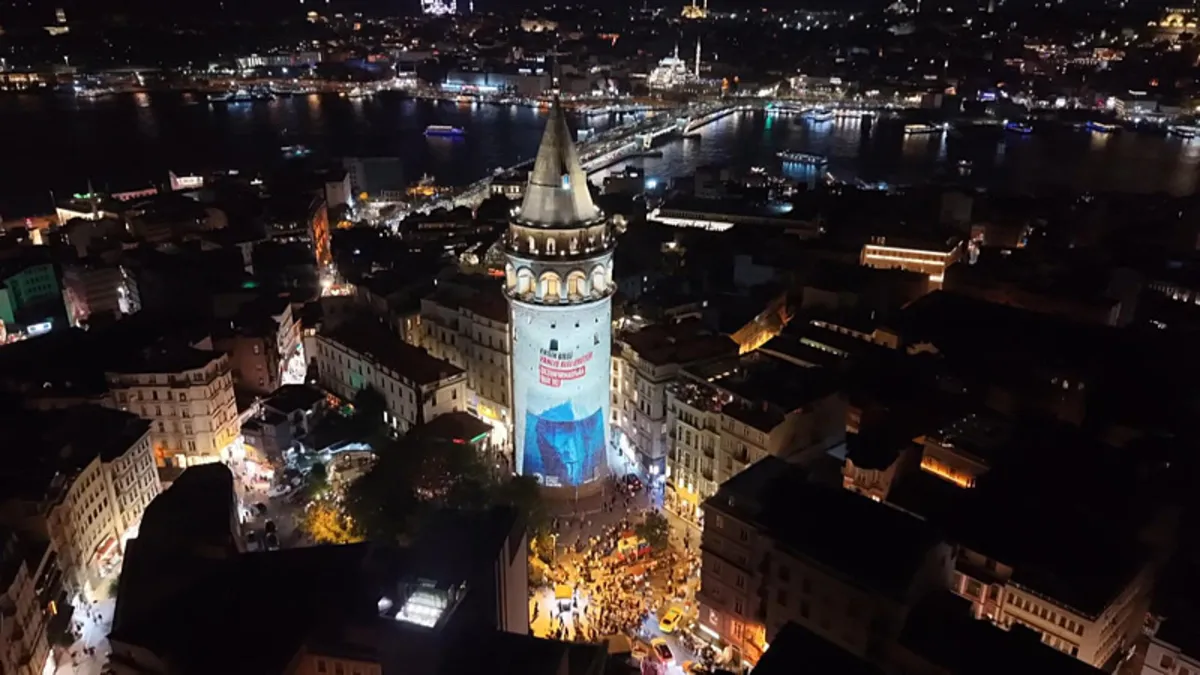 Son Gelişme: Dezenformasyonla mücadele mesajları Galata Kulesi’ne yansıtıldı!
